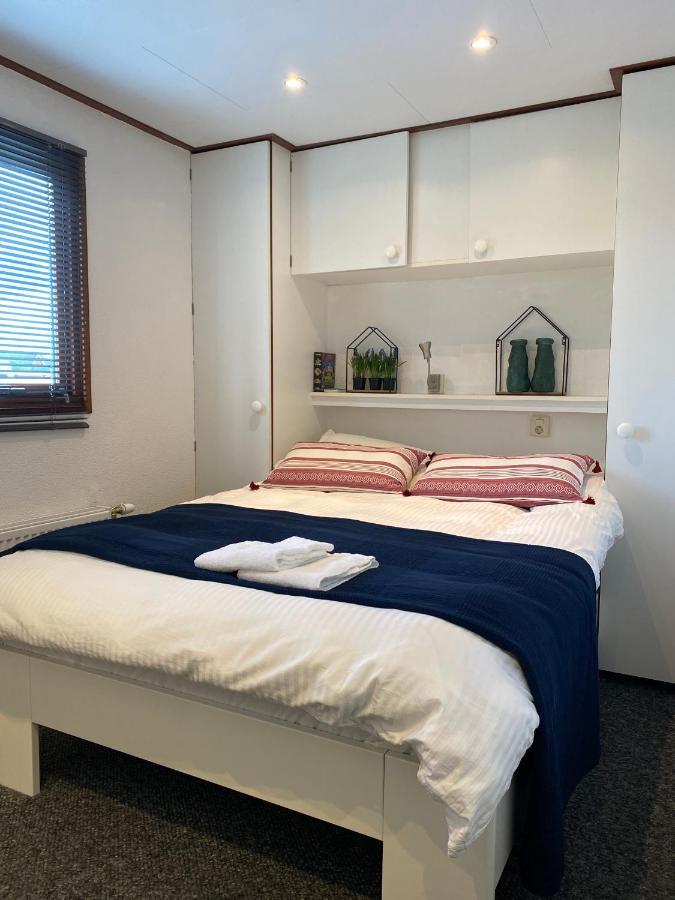 C'Est La Vie Houseboat Hotel Nederhorst den Berg Екстериор снимка