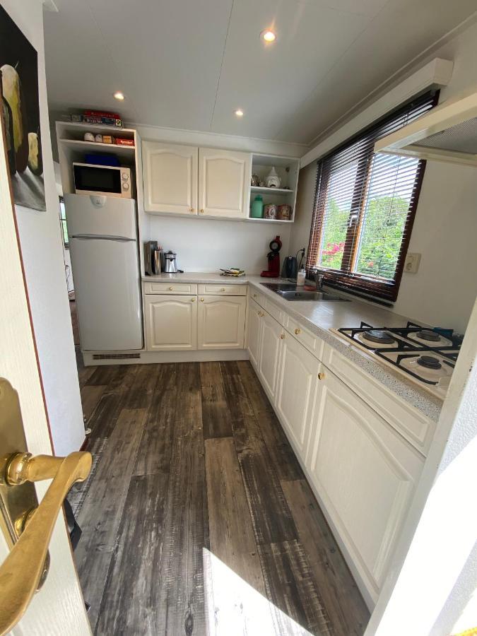 C'Est La Vie Houseboat Hotel Nederhorst den Berg Екстериор снимка
