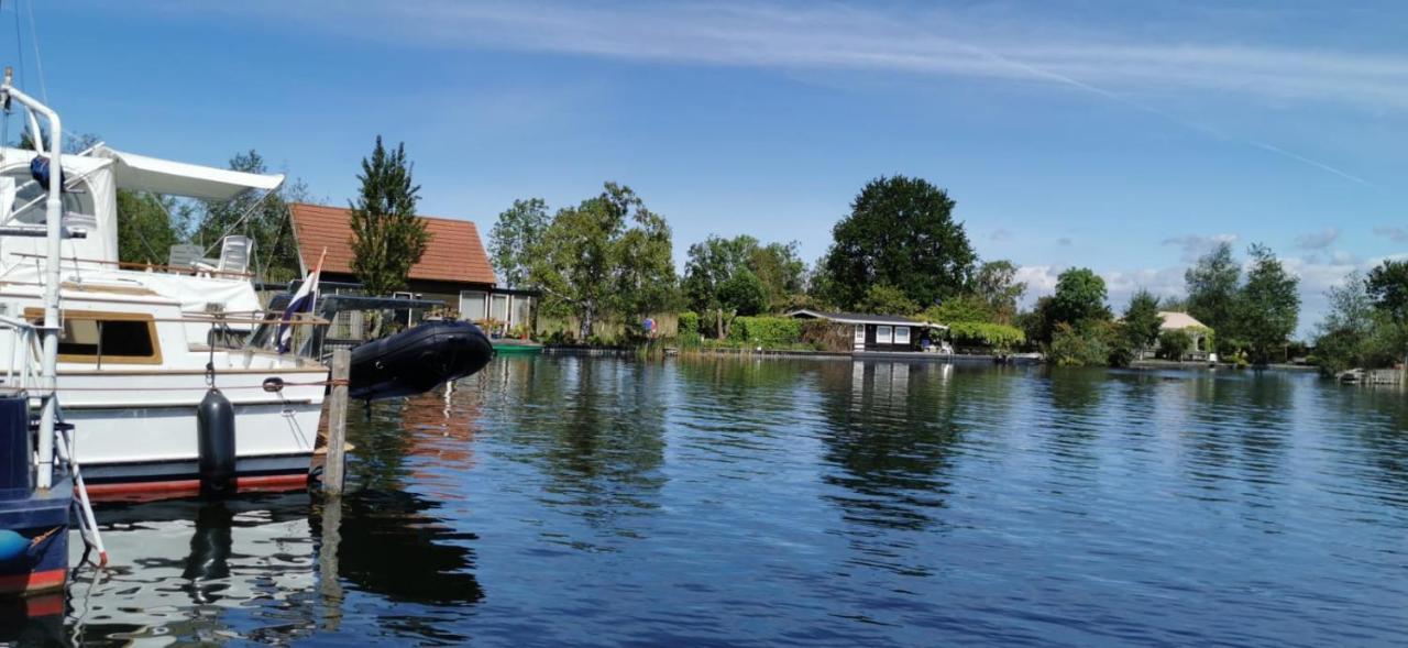 C'Est La Vie Houseboat Hotel Nederhorst den Berg Екстериор снимка