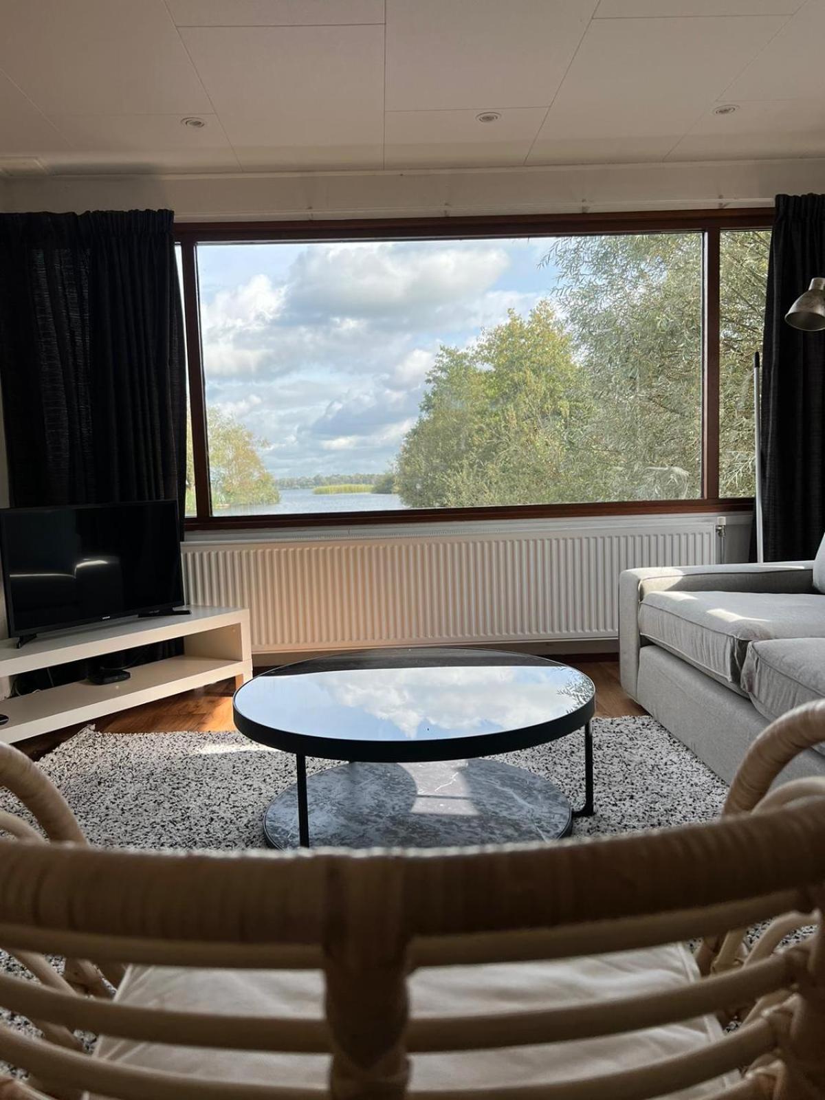 C'Est La Vie Houseboat Hotel Nederhorst den Berg Екстериор снимка