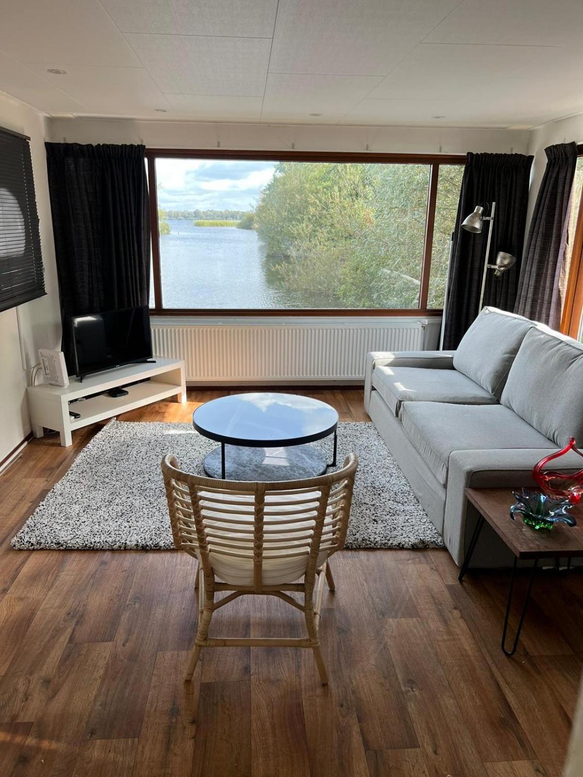 C'Est La Vie Houseboat Hotel Nederhorst den Berg Екстериор снимка