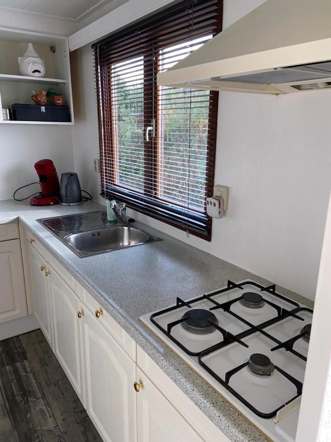 C'Est La Vie Houseboat Hotel Nederhorst den Berg Екстериор снимка
